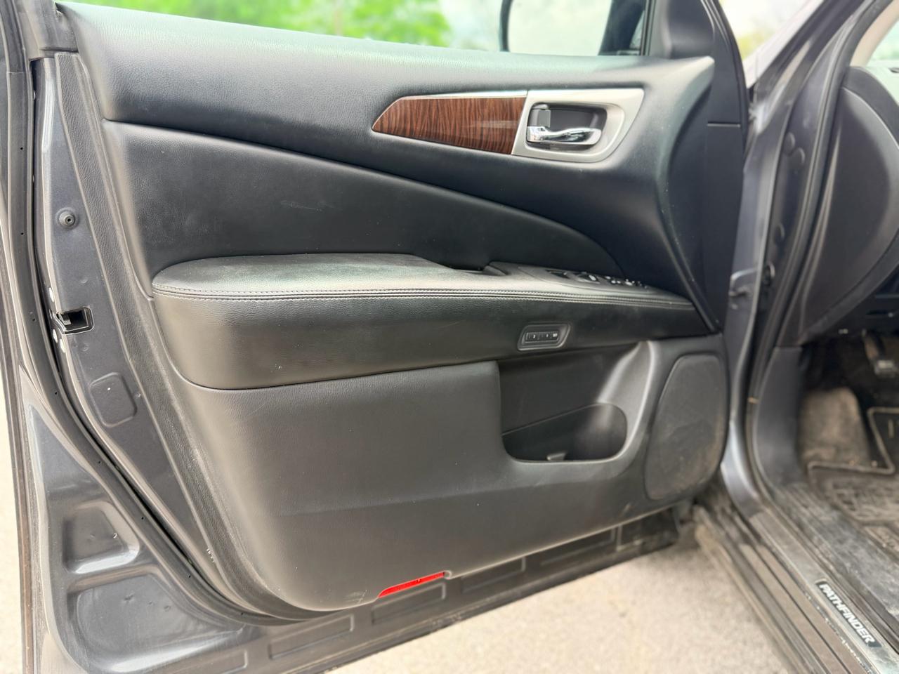 Nissan Pathfinder  2014