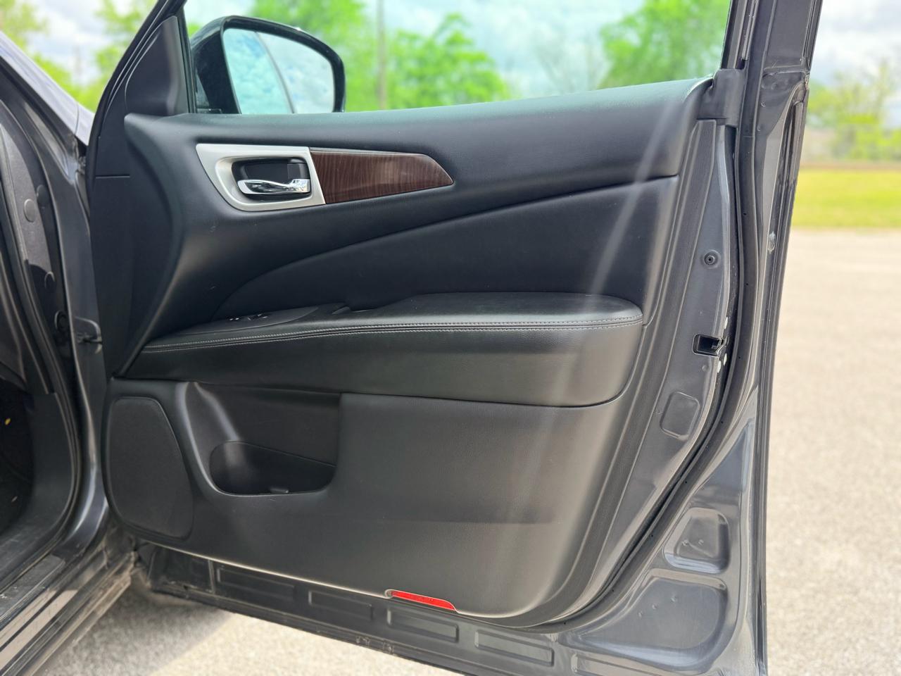 Nissan Pathfinder  2014