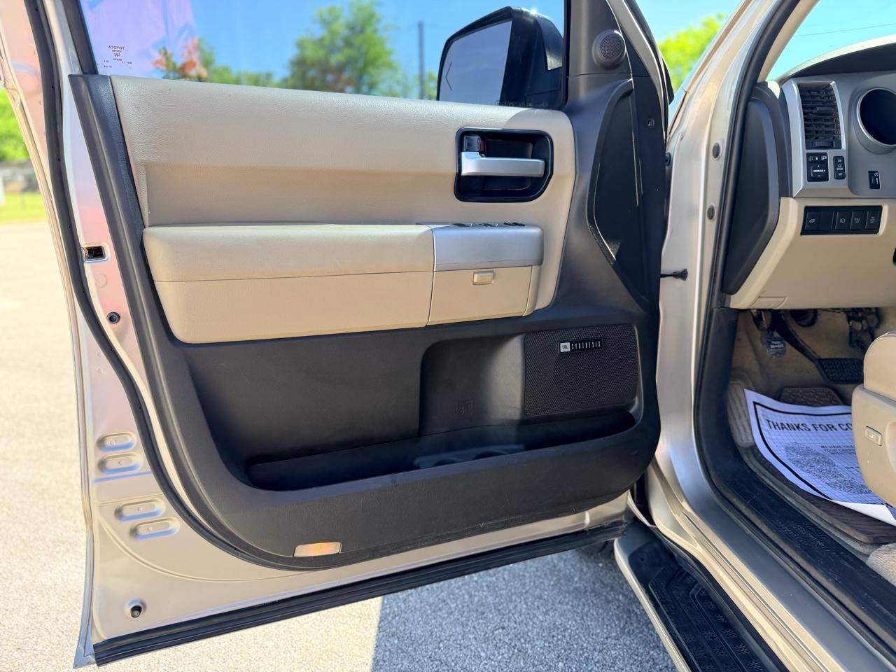 Toyota Sequoia  2008