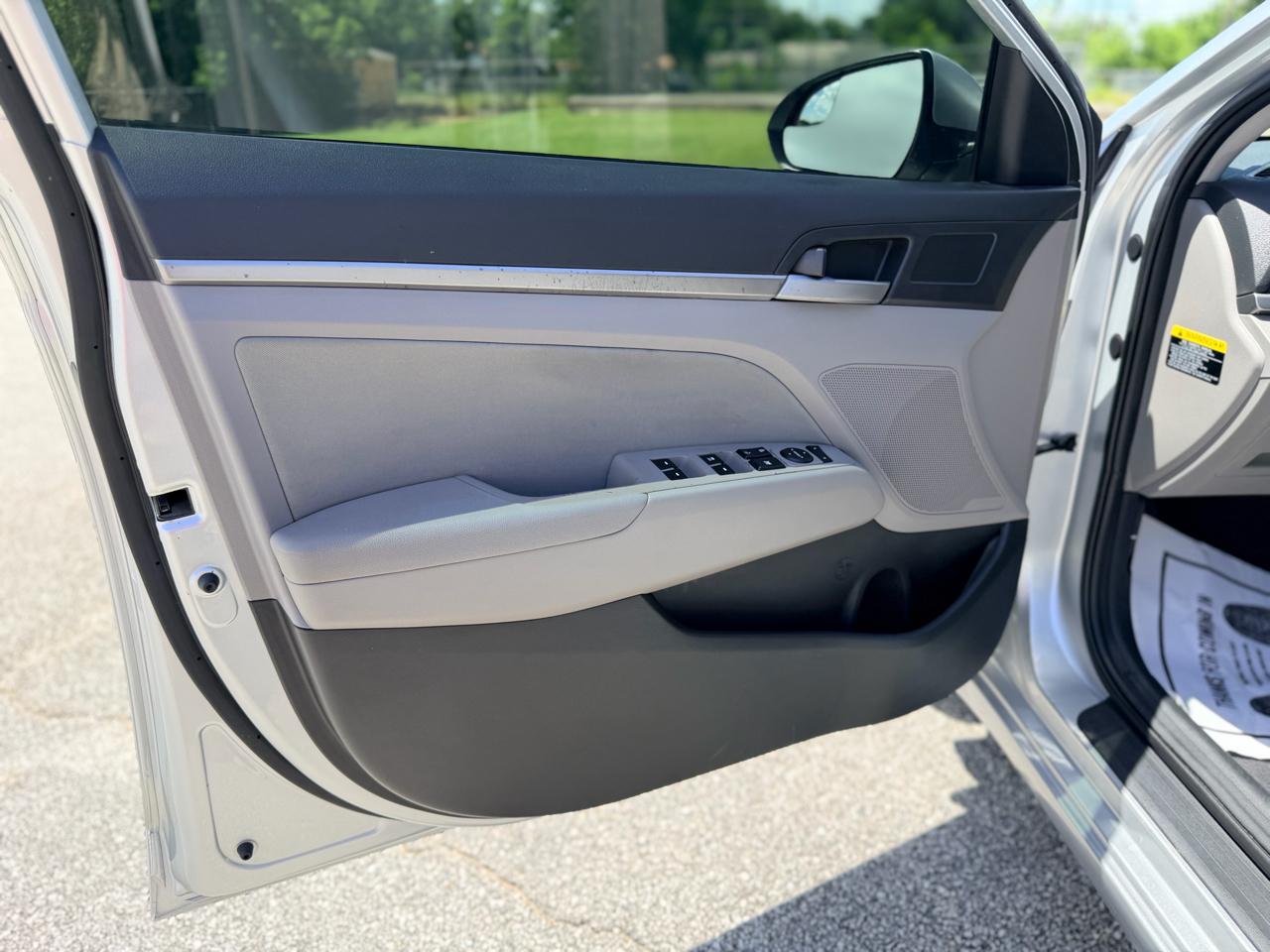 Hyundai Elantra  2017