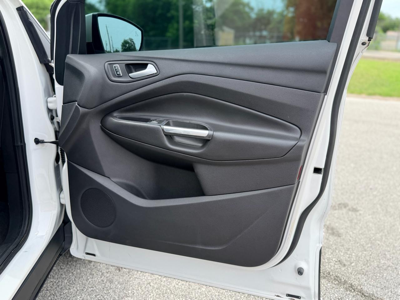 Ford Escape  2014