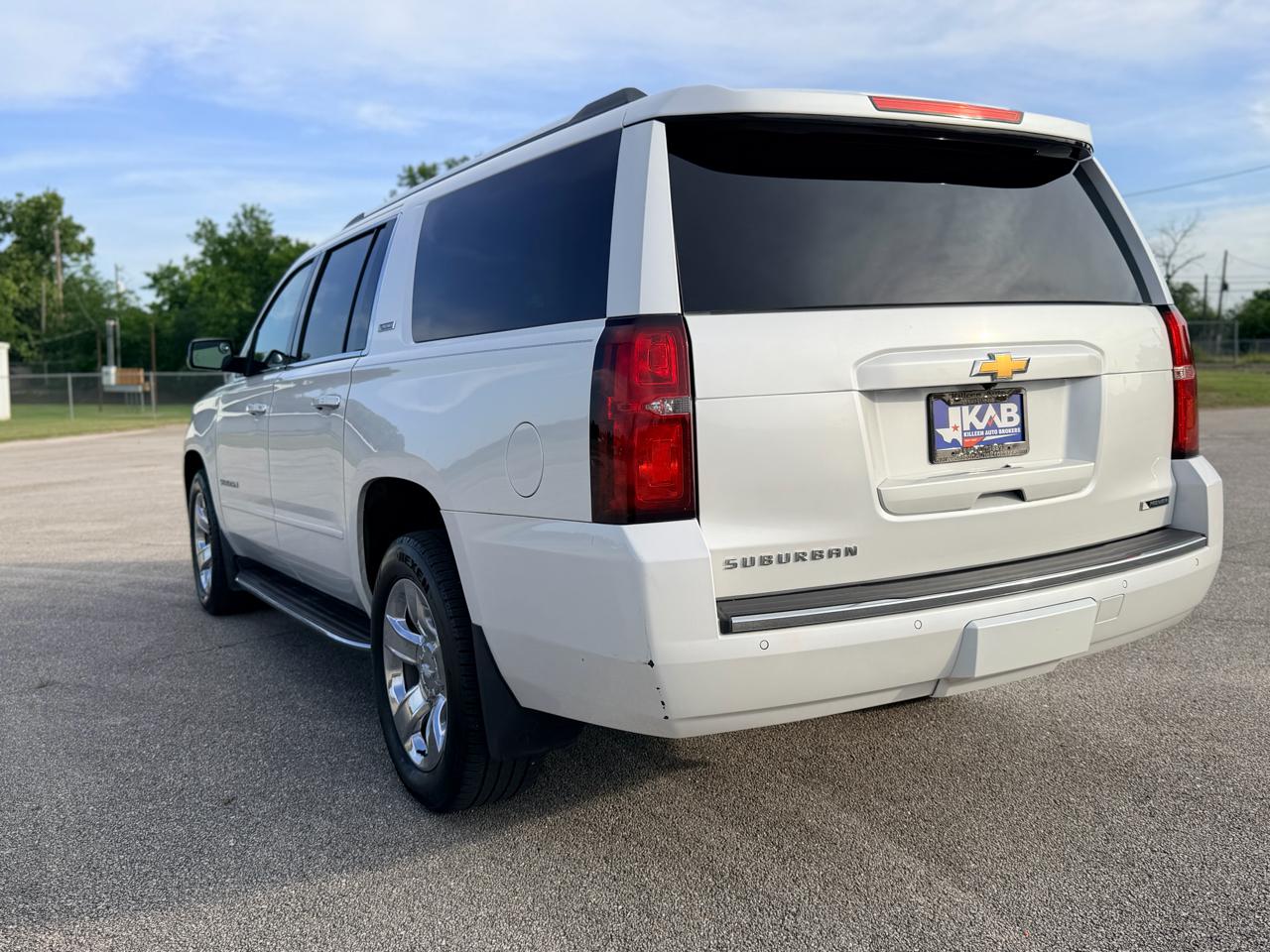 Chevrolet Suburban  2017