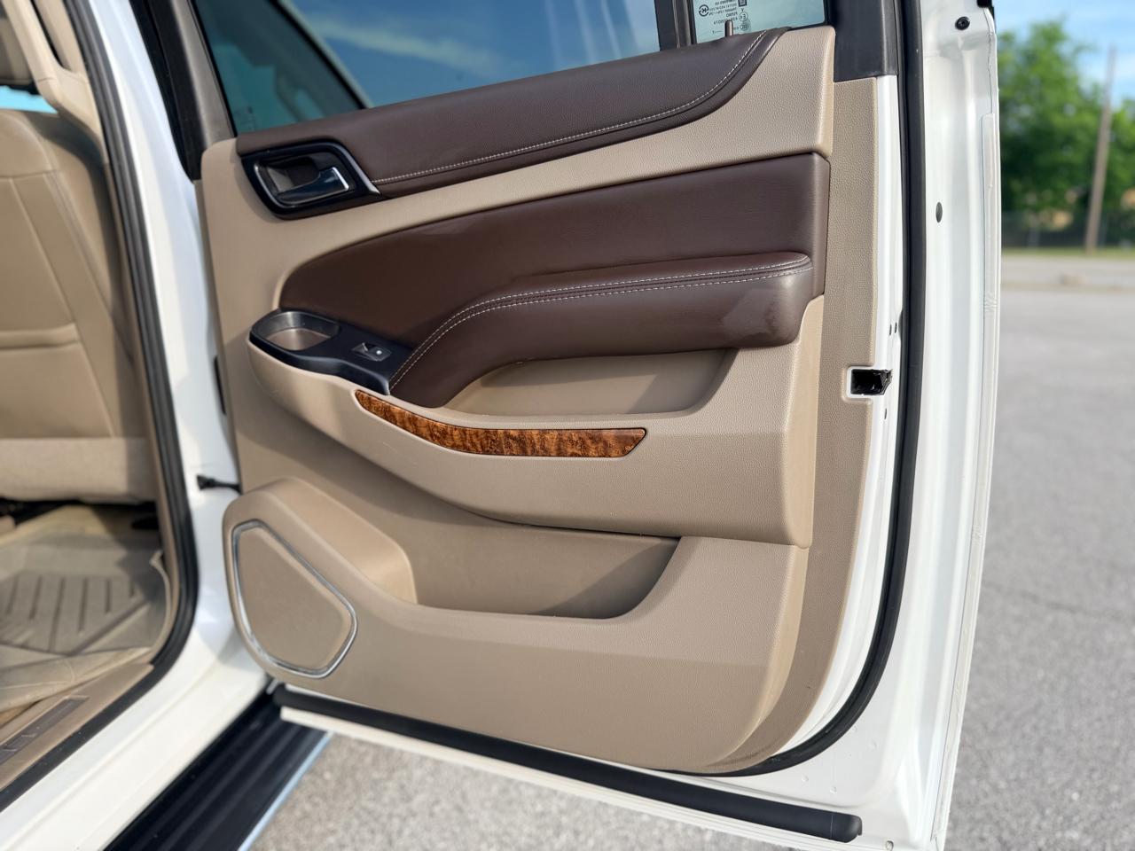 Chevrolet Suburban  2017