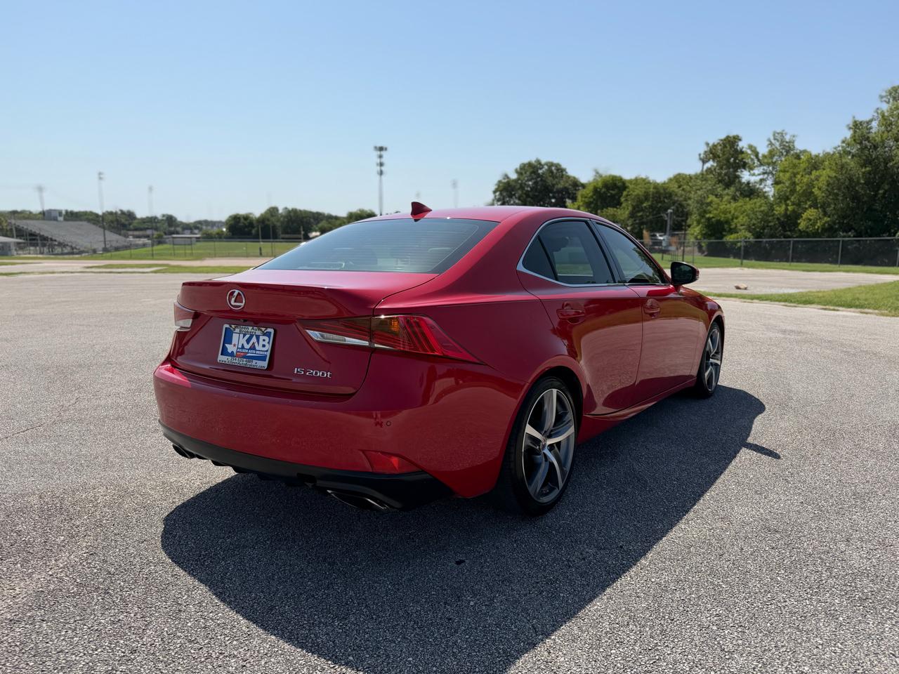 Lexus IS  2017