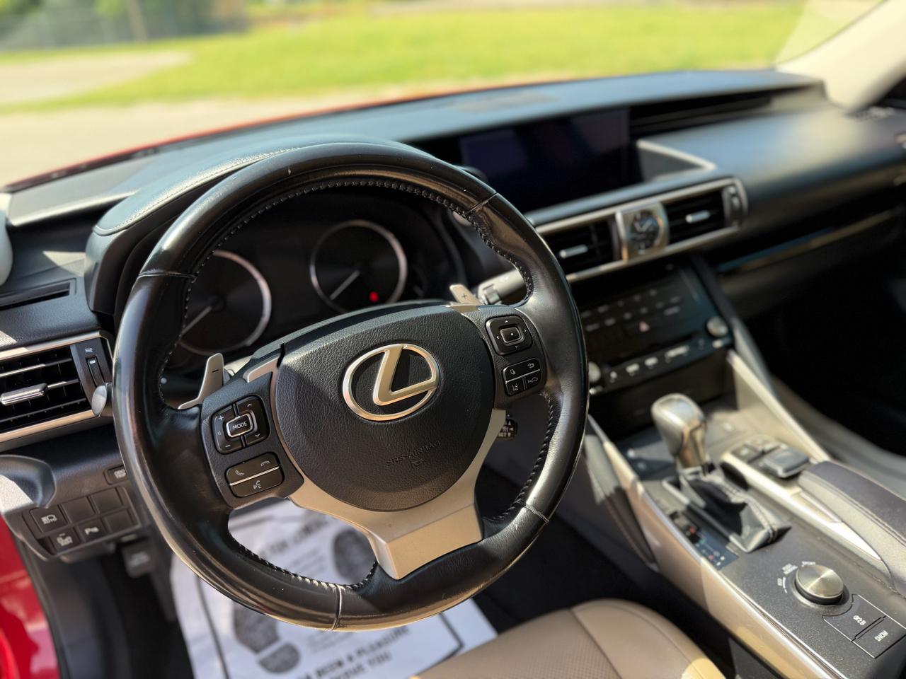 Lexus IS  2017