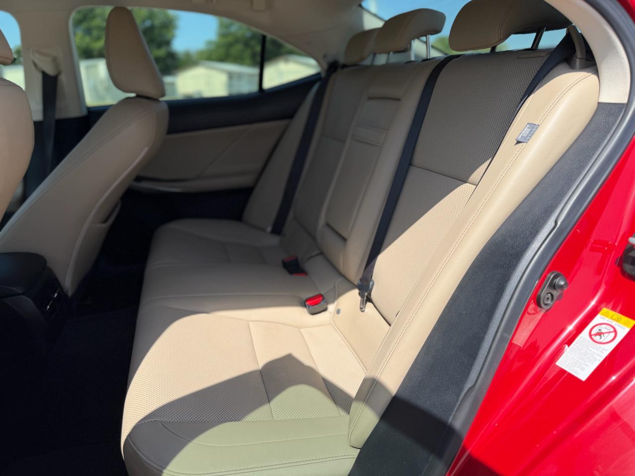 Lexus IS  2017