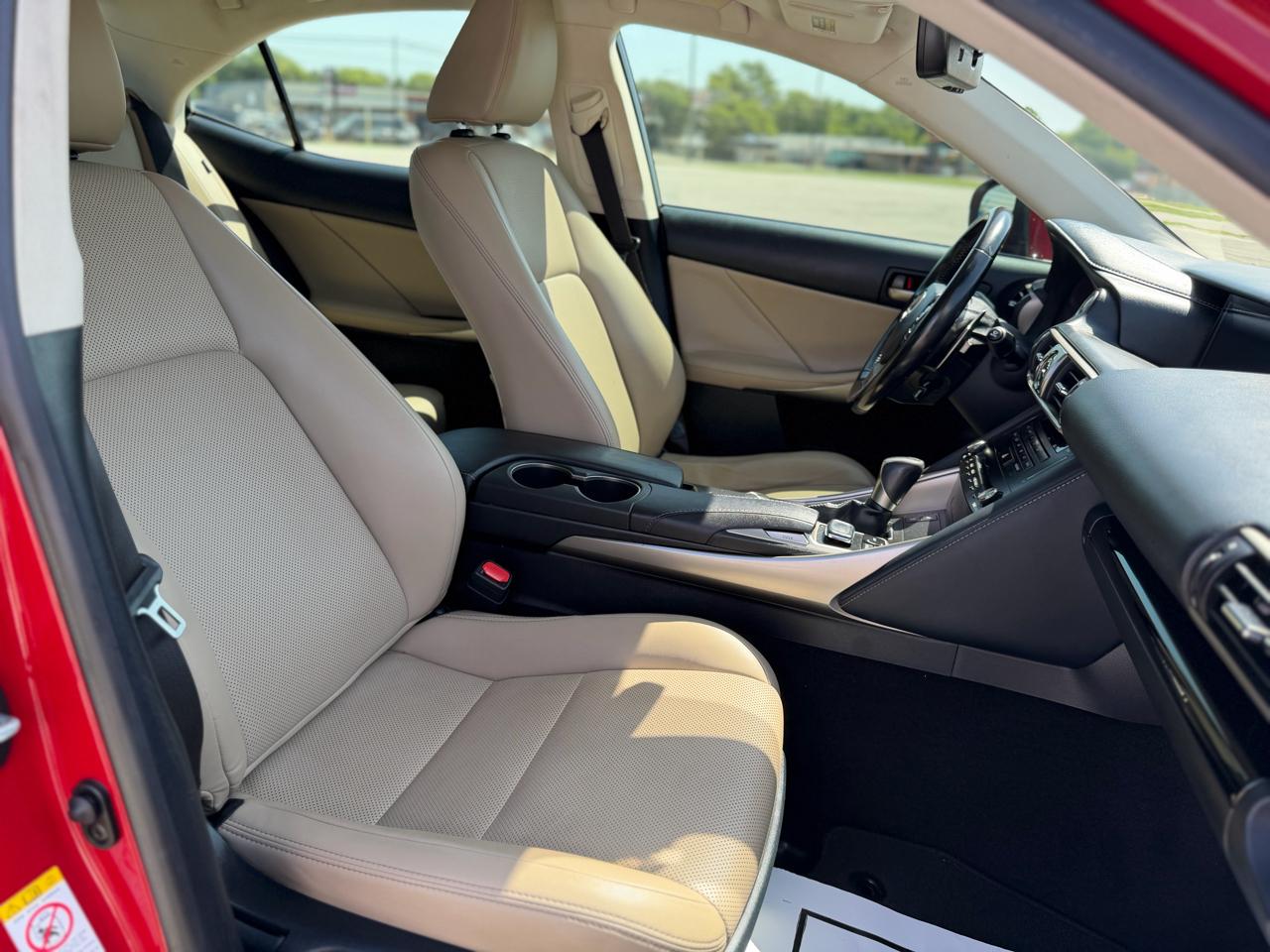 Lexus IS  2017