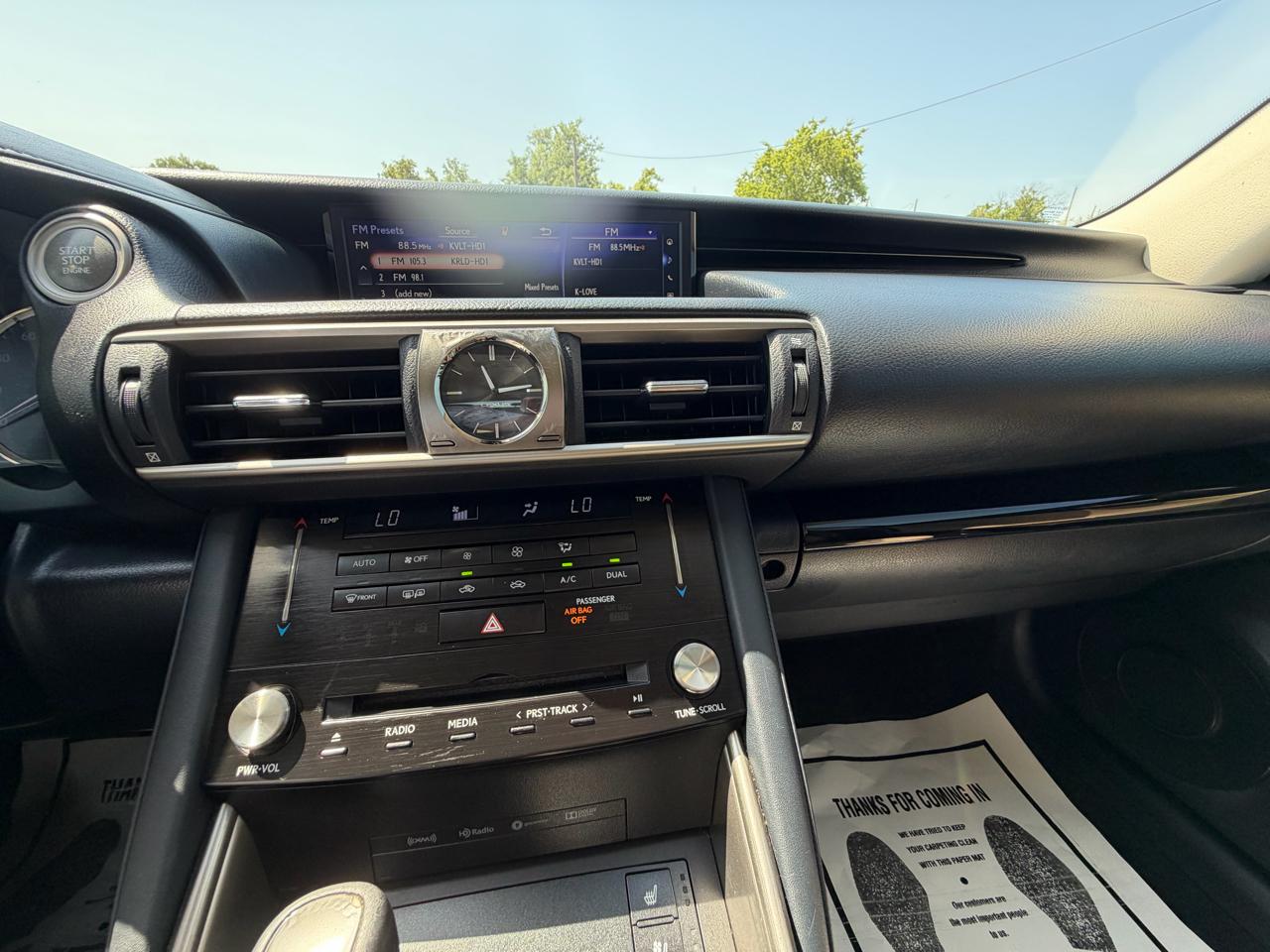Lexus IS  2017