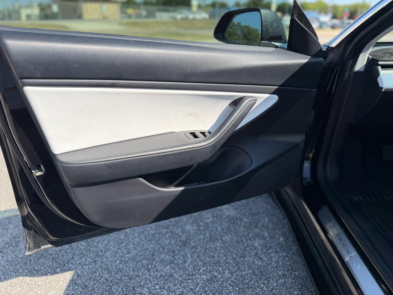 Tesla Model 3  2020