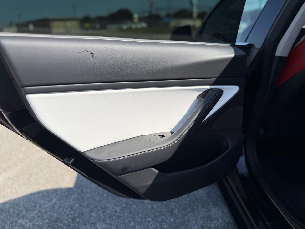 Tesla Model 3  2020