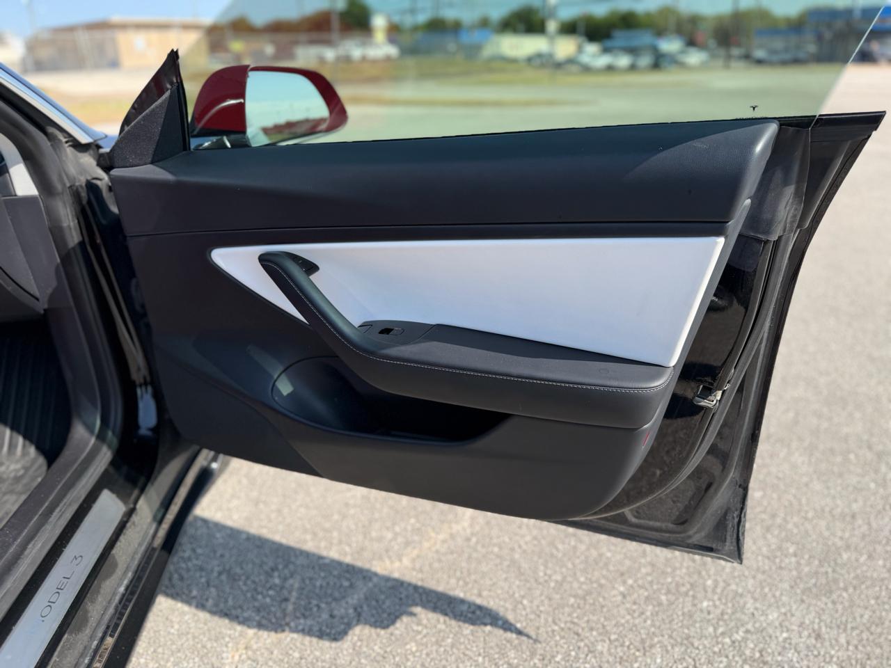 Tesla Model 3  2020