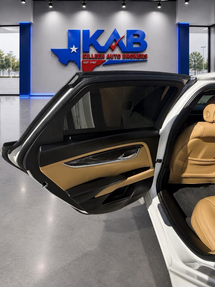 Cadillac XTS  2013