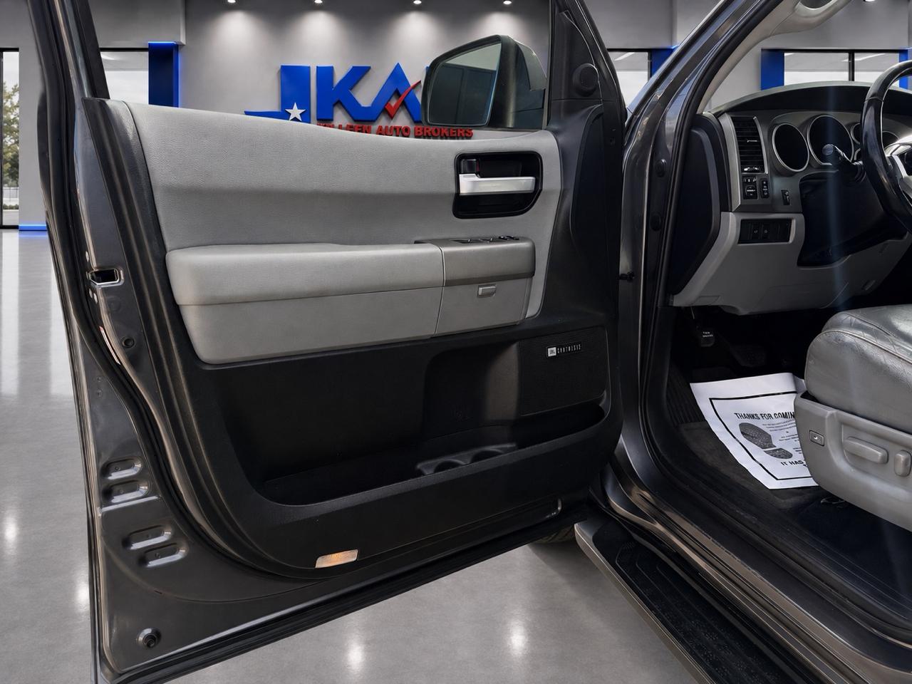 Toyota Sequoia  2015