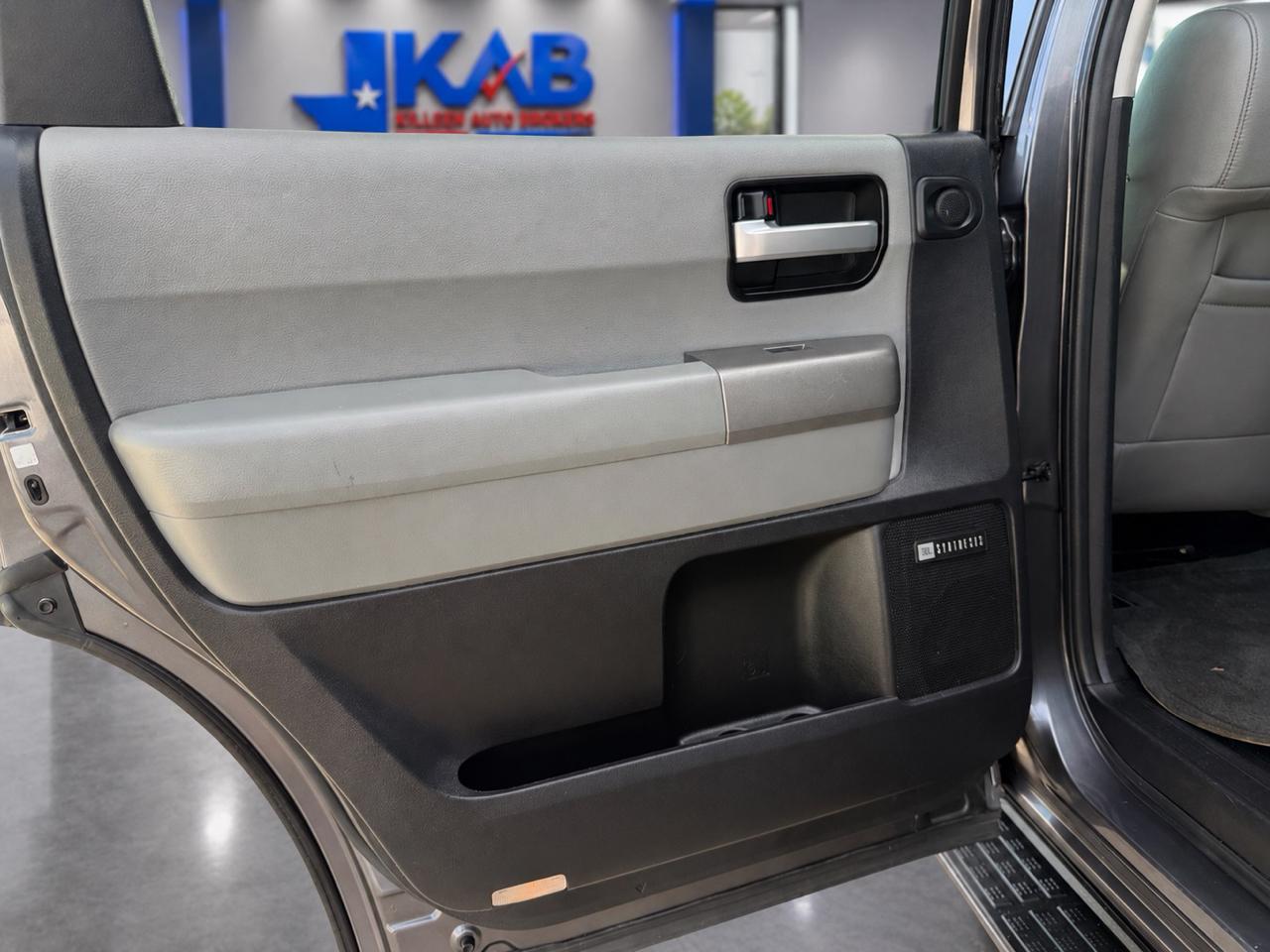 Toyota Sequoia  2015