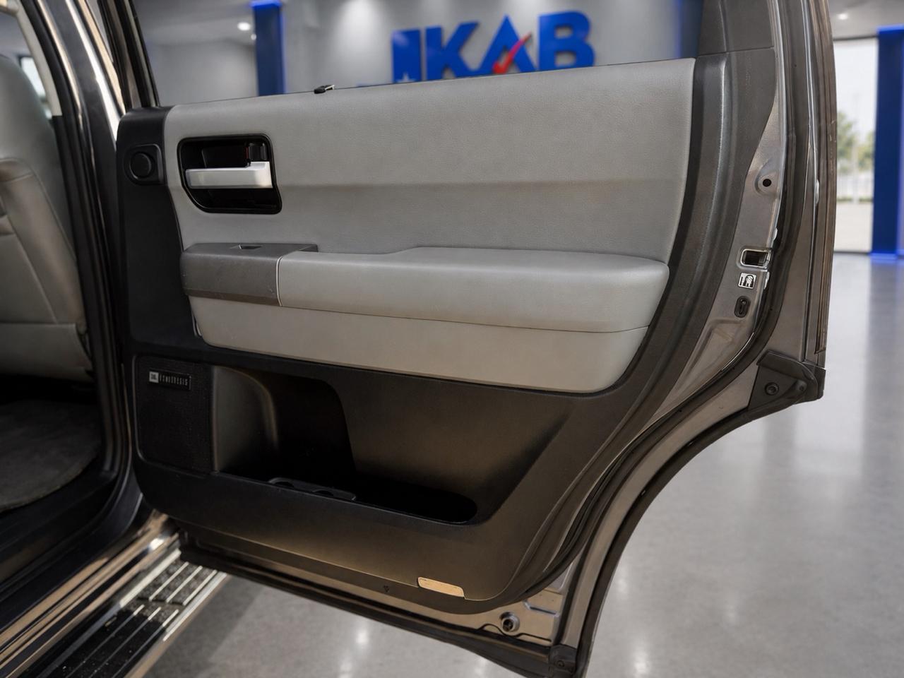 Toyota Sequoia  2015