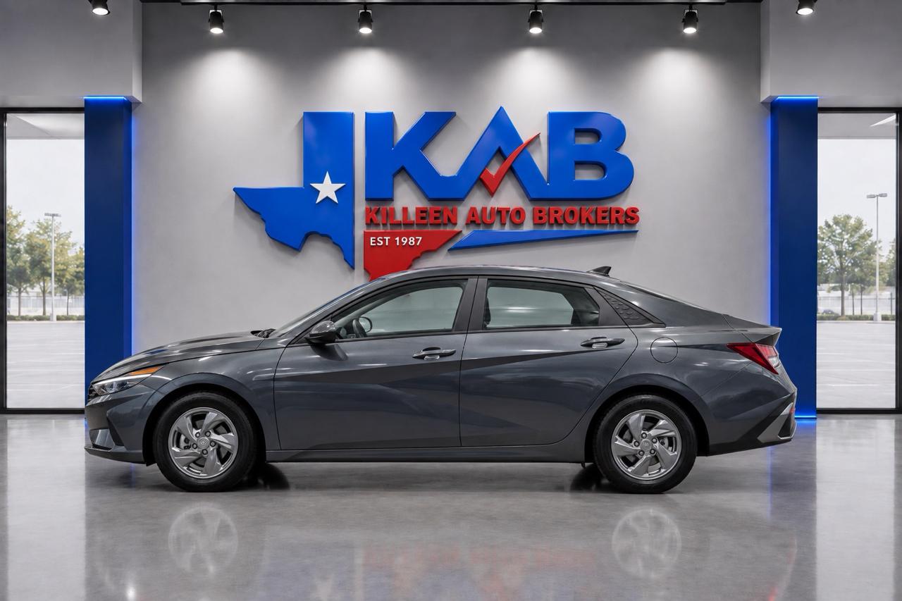 Hyundai Elantra  2025