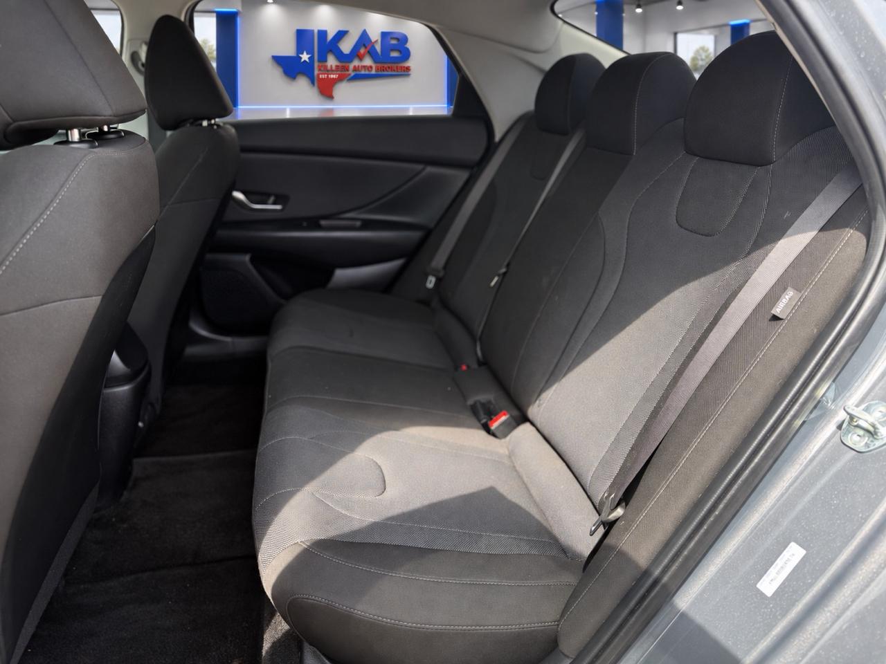 Hyundai Elantra  2025