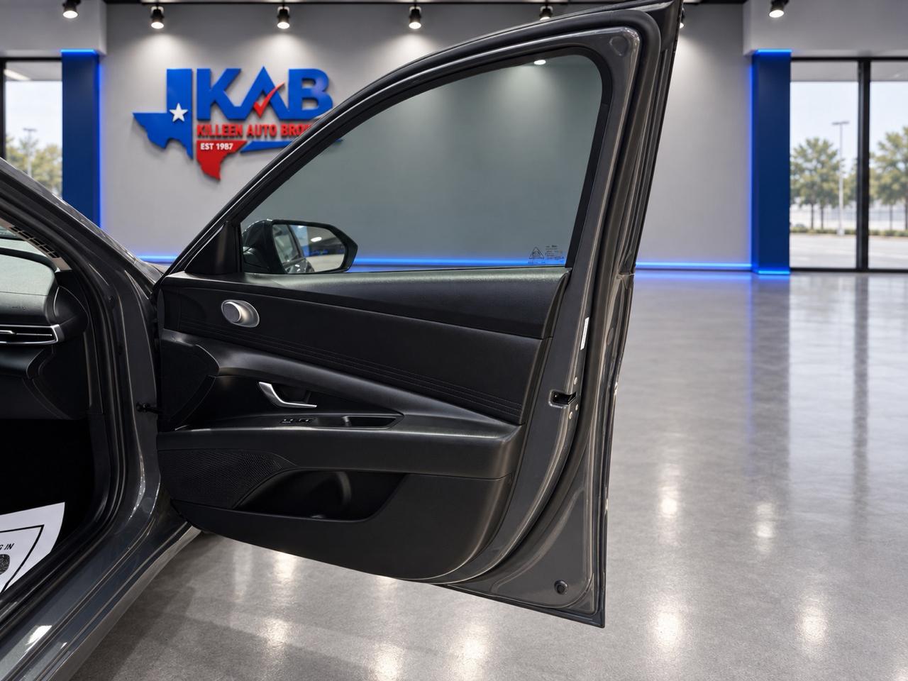Hyundai Elantra  2025