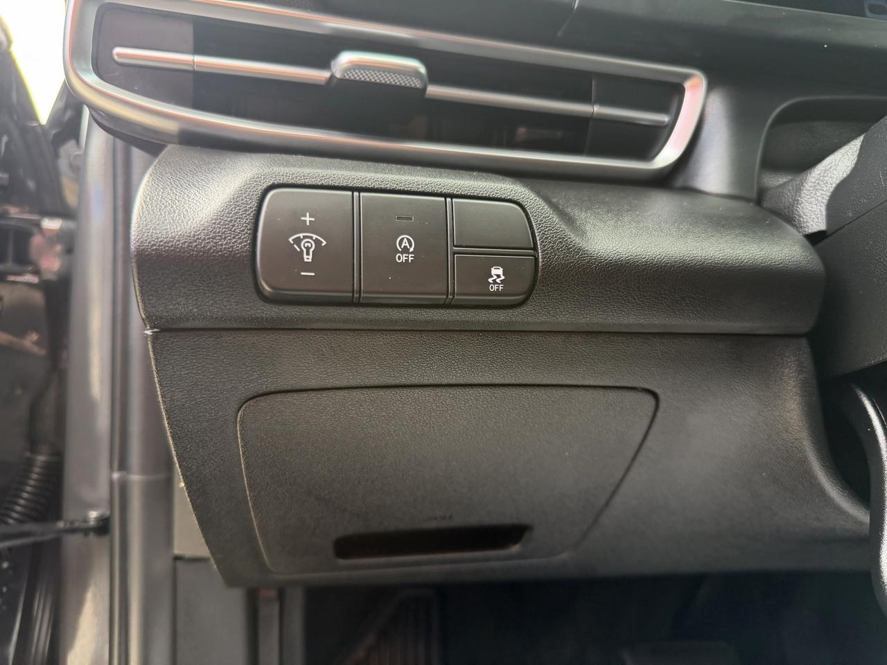 Hyundai Elantra  2025
