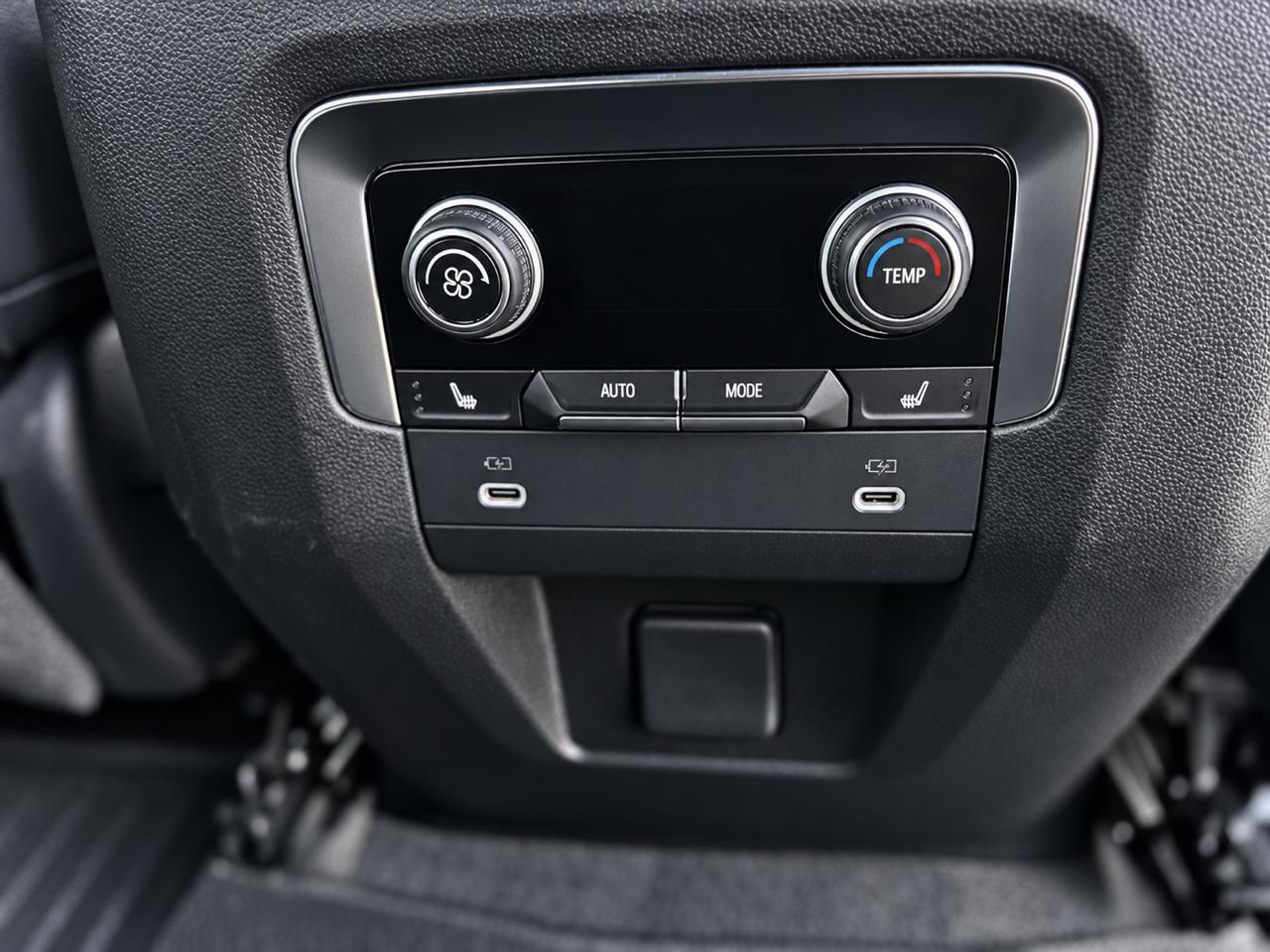 Chevrolet Suburban  2022