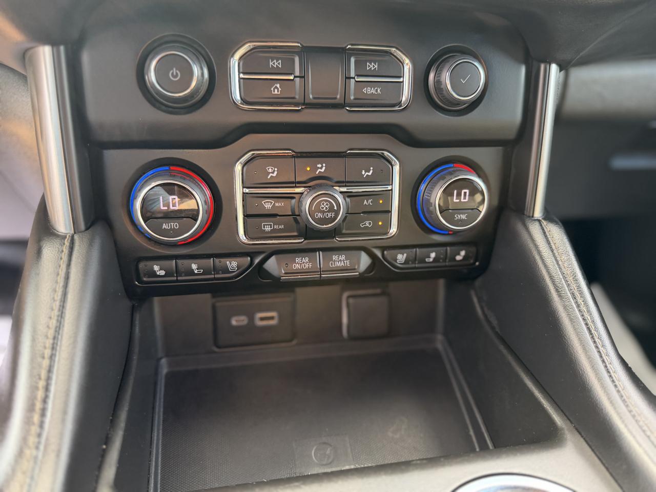 Chevrolet Suburban  2022