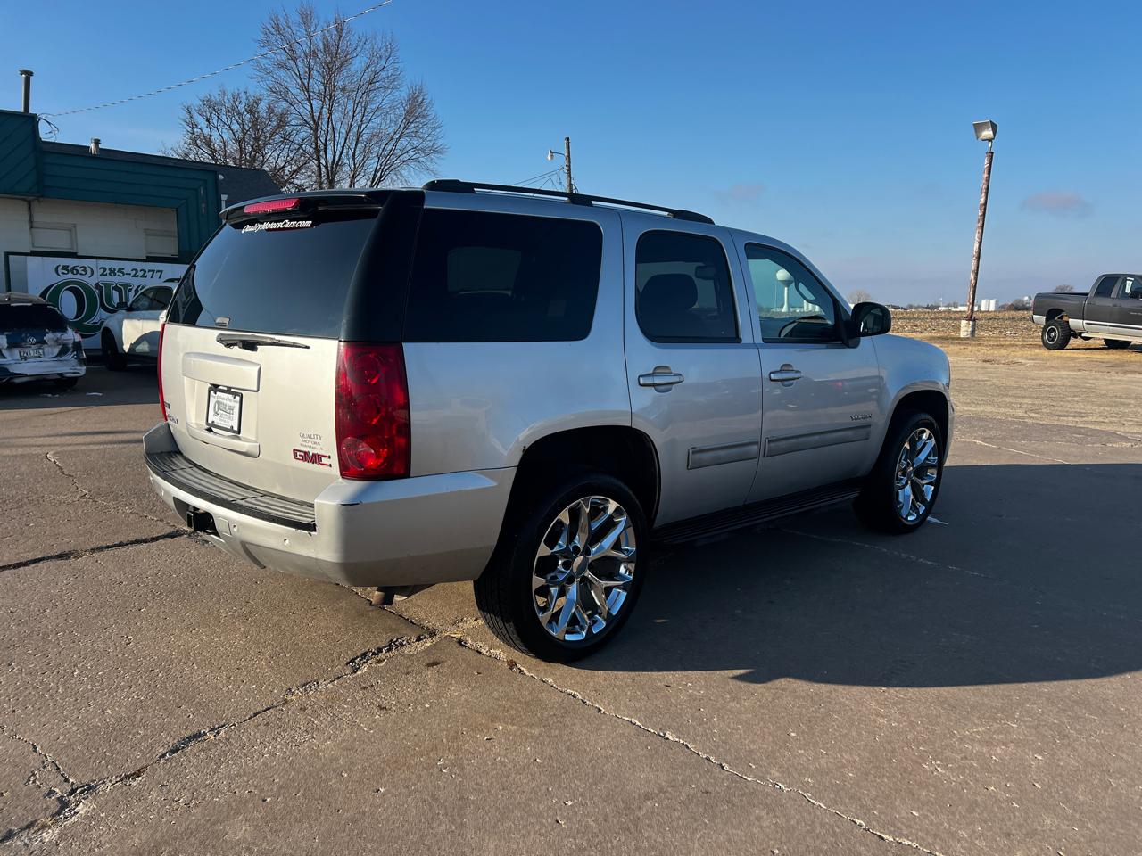 GMC Yukon 4WD 4dr 1500 SLE 2010