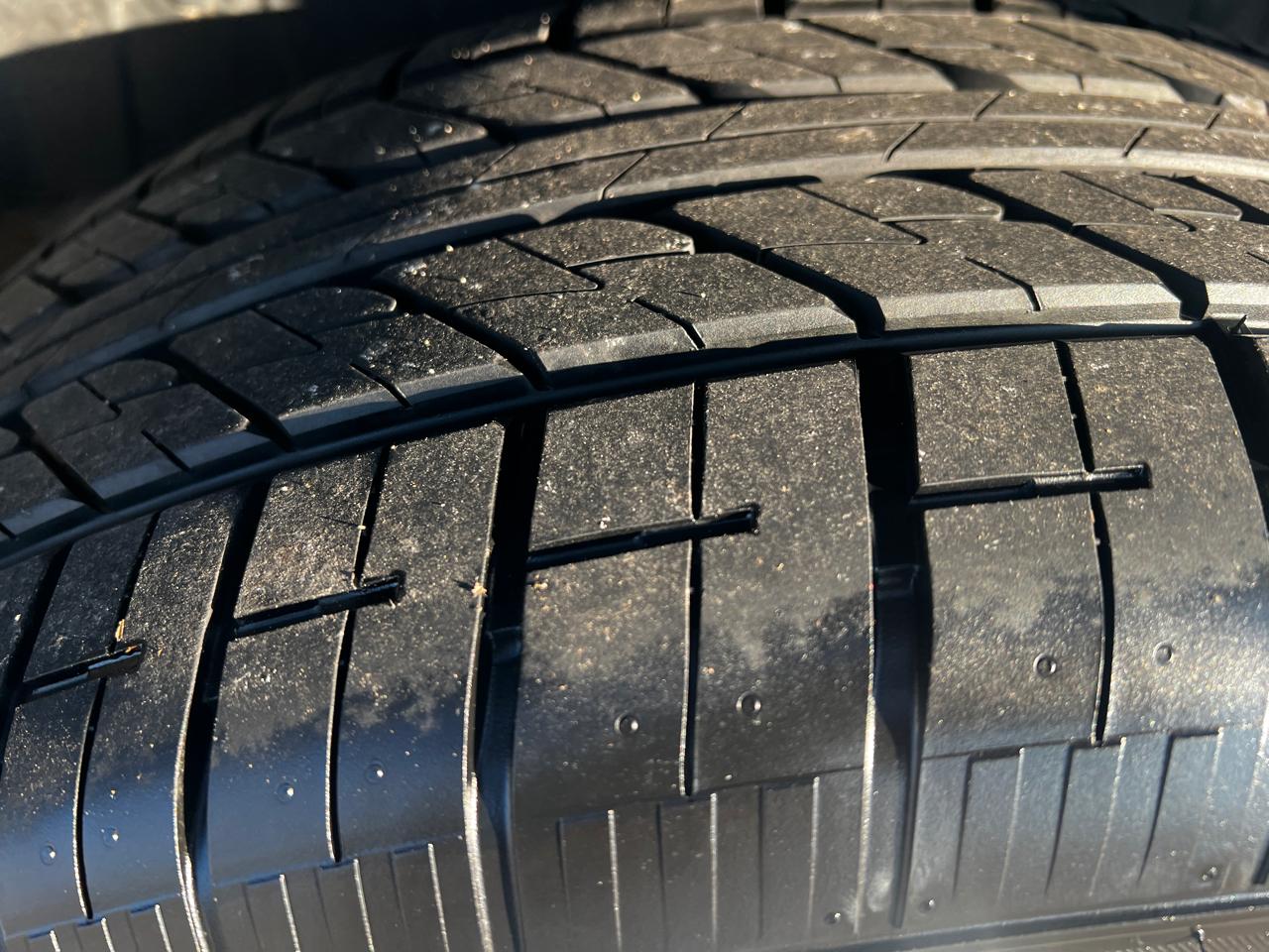 GMC Yukon 4WD 4dr 1500 SLE 2010