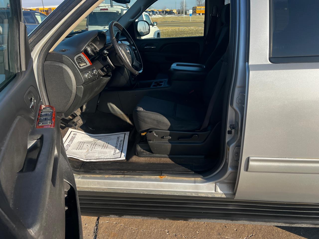 GMC Yukon 4WD 4dr 1500 SLE 2010