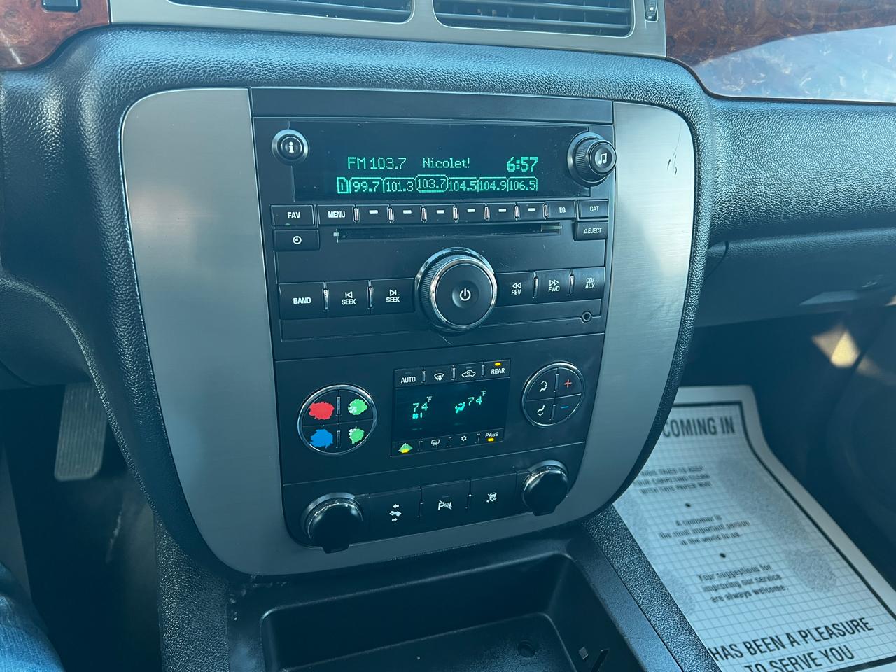 GMC Yukon 4WD 4dr 1500 SLE 2010