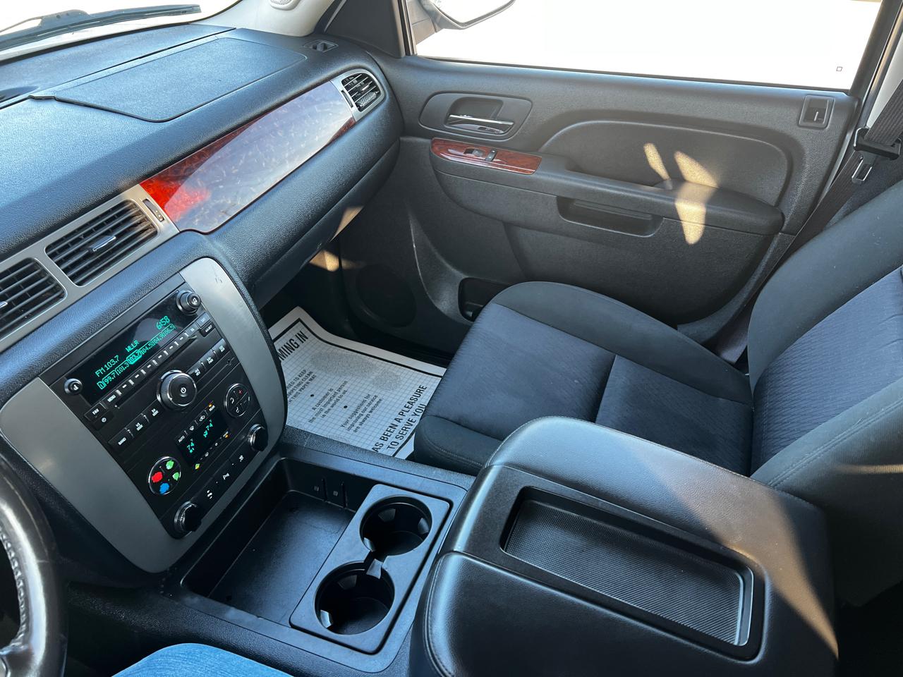 GMC Yukon 4WD 4dr 1500 SLE 2010