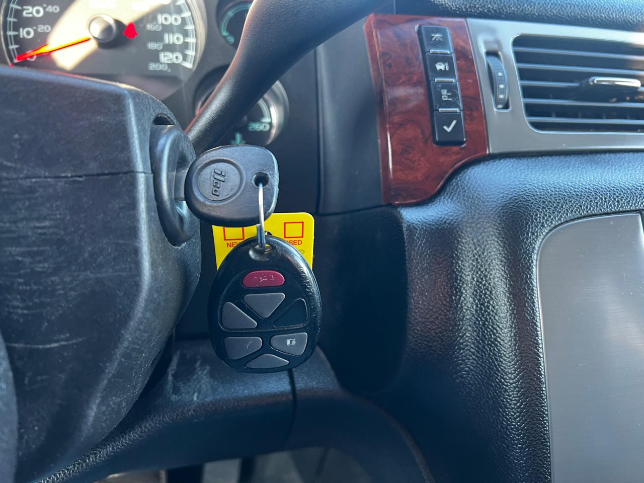 GMC Yukon 4WD 4dr 1500 SLE 2010