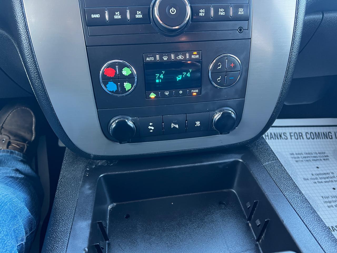 GMC Yukon 4WD 4dr 1500 SLE 2010