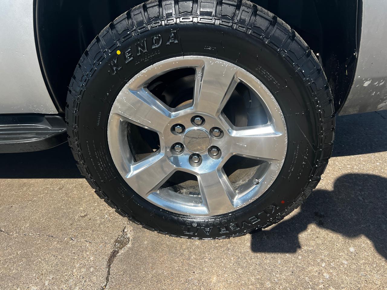 GMC Yukon 4WD 4dr 1500 SLE 2010