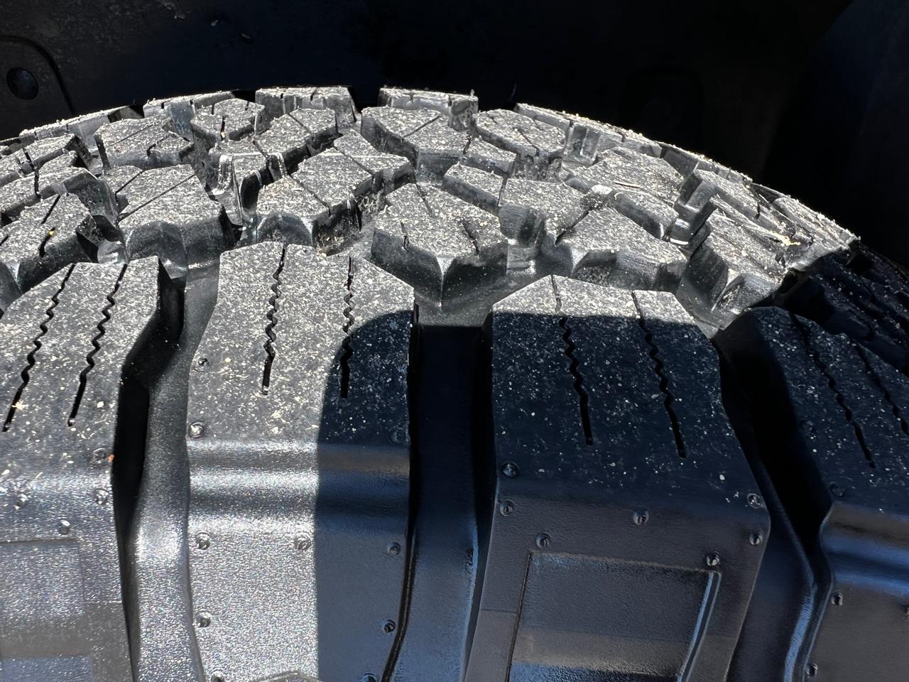 GMC Yukon 4WD 4dr 1500 SLE 2010