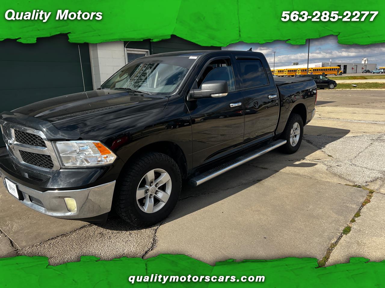 2014 RAM 1500 4WD Crew Cab 140.5" SLT