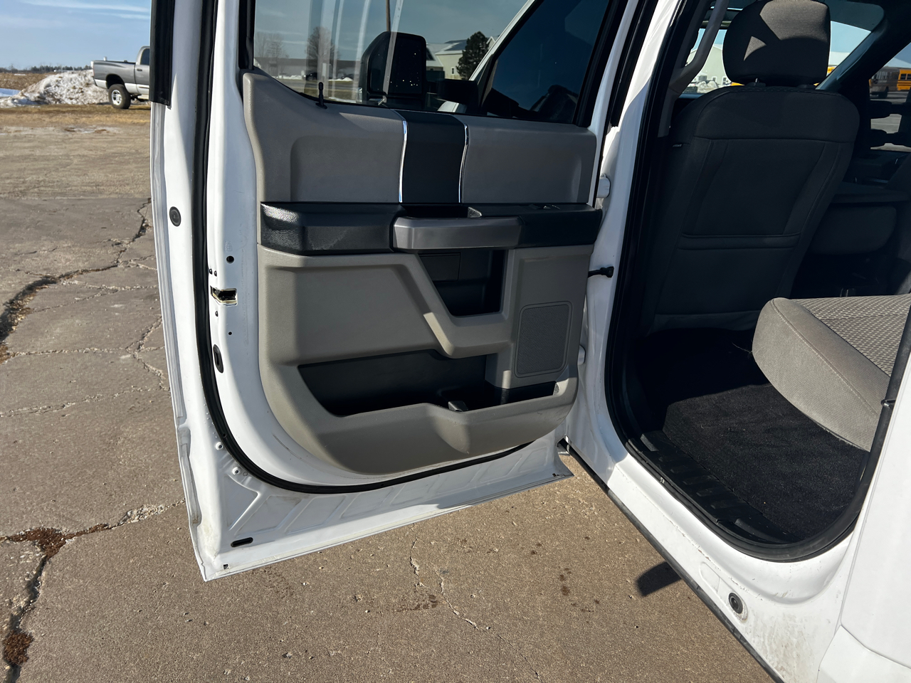 Ford F-150 4WD SuperCrew 150" XLT 2018