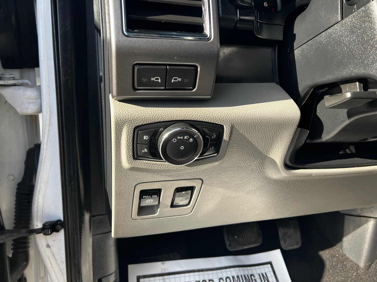 Ford F-150 4WD SuperCrew 150" XLT 2018