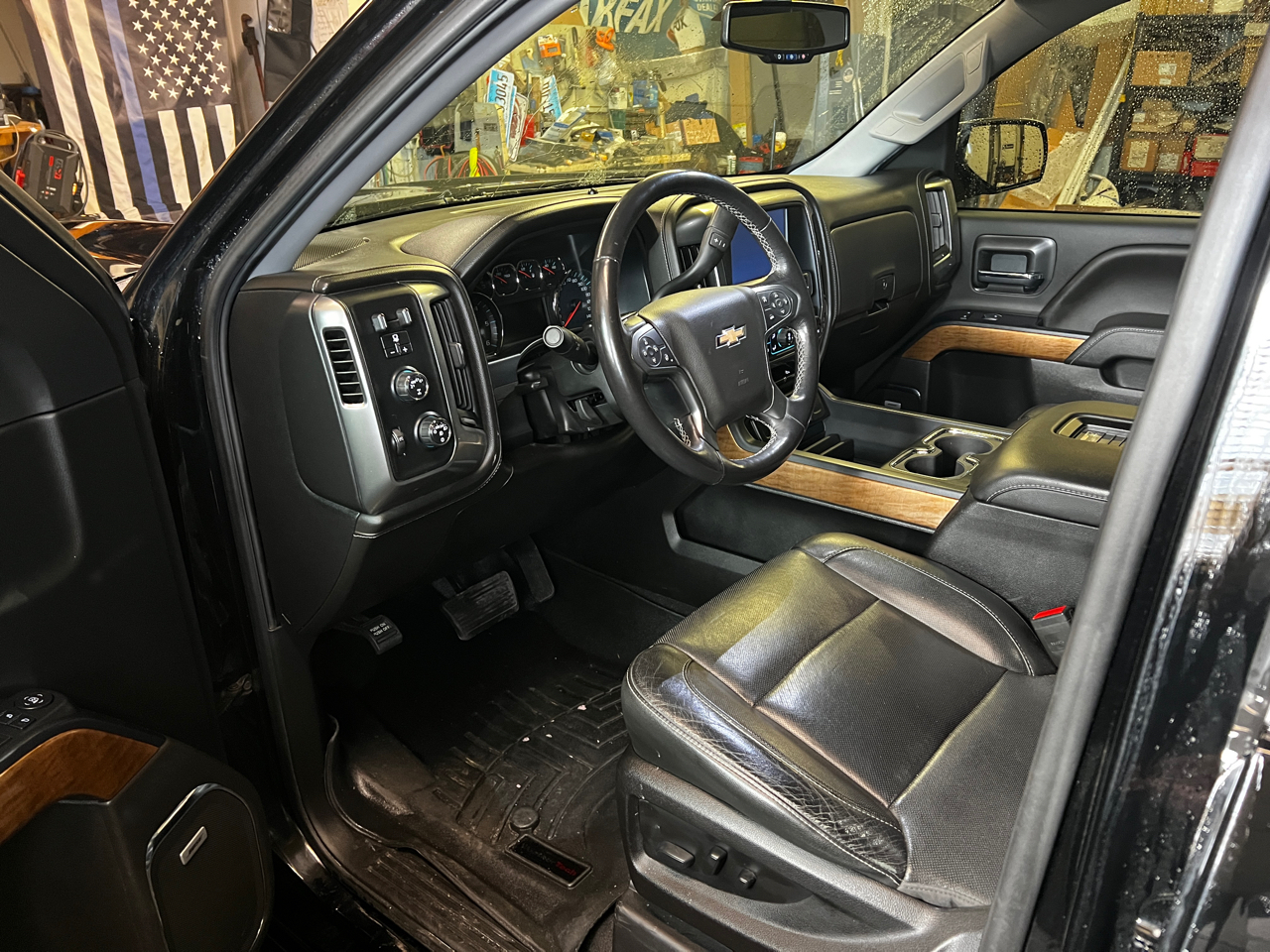 Chevrolet Silverado 1500 4WD Crew Cab 143.5" LTZ w/1LZ 2018