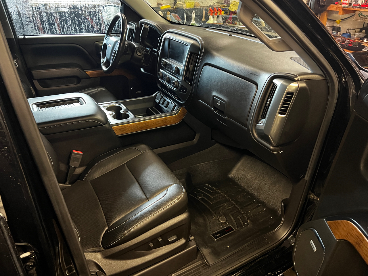 Chevrolet Silverado 1500 4WD Crew Cab 143.5" LTZ w/1LZ 2018