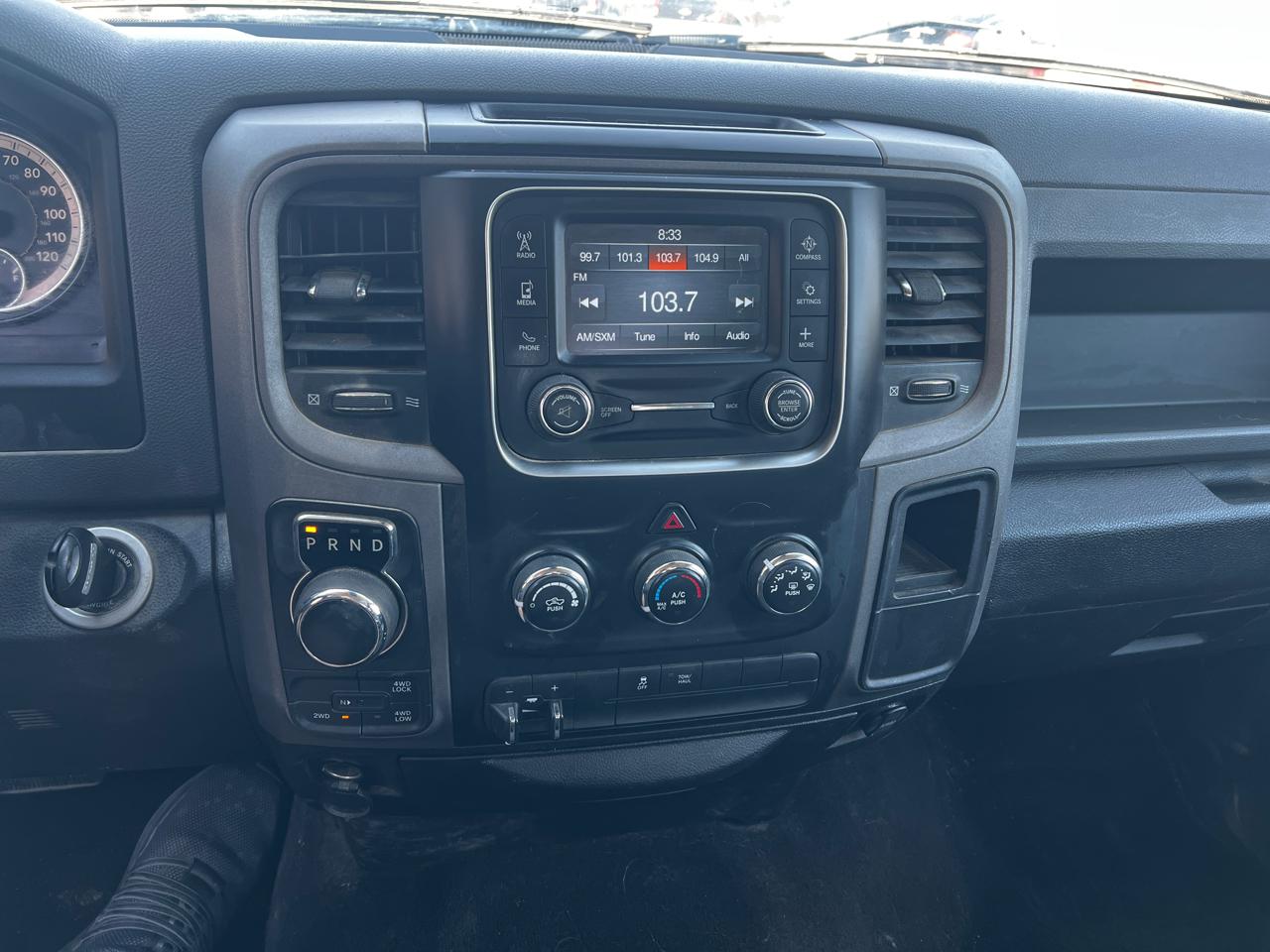 RAM 1500 4WD Crew Cab 140.5" Express 2016