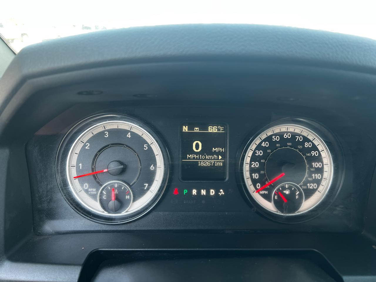 RAM 1500 4WD Crew Cab 140.5" Express 2016