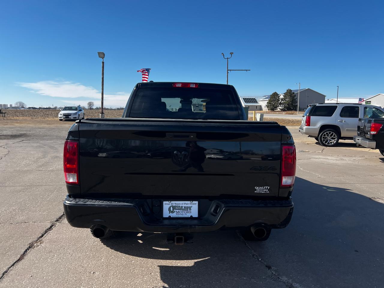 RAM 1500 4WD Crew Cab 140.5" Express 2016