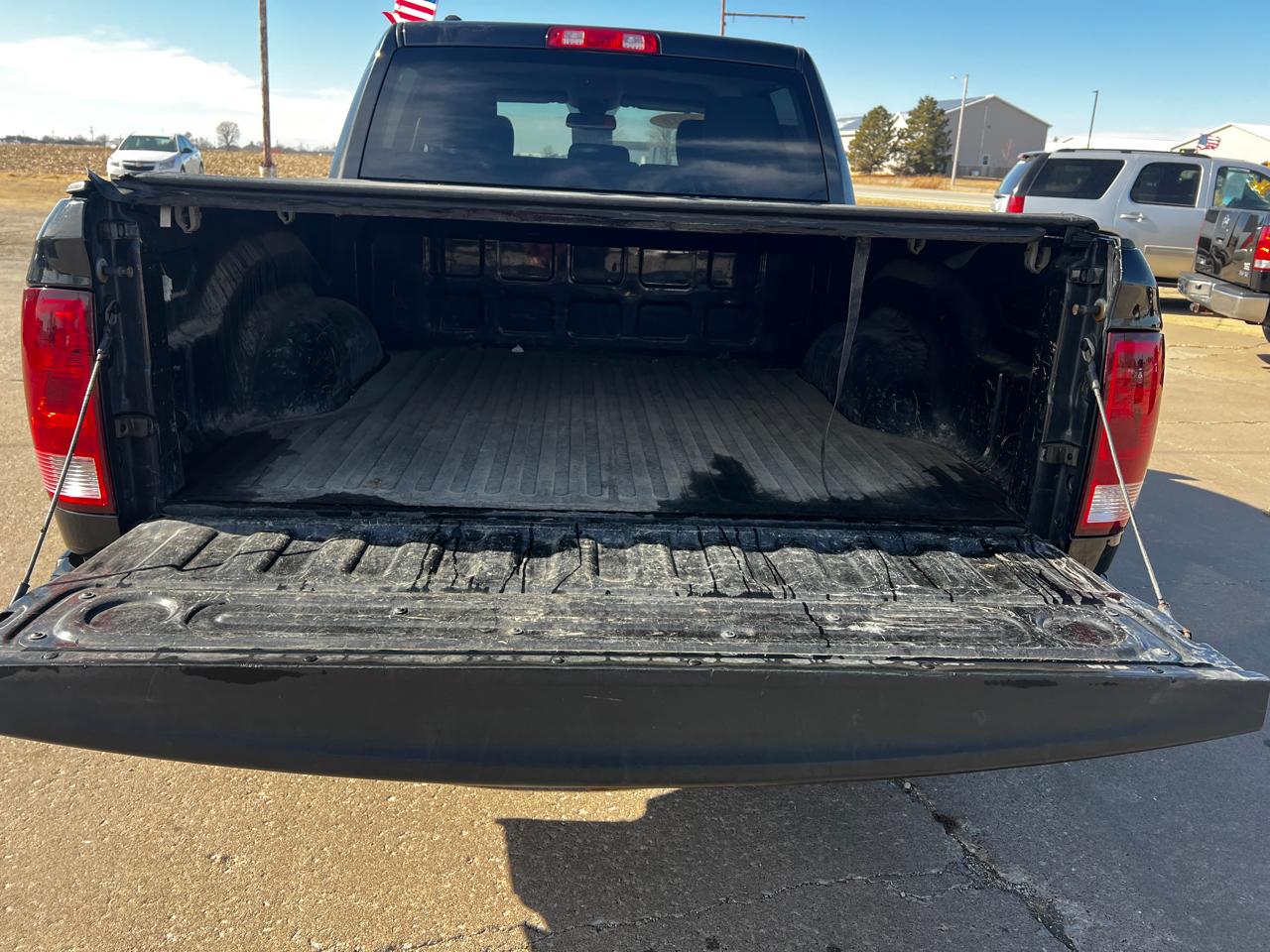 RAM 1500 4WD Crew Cab 140.5" Express 2016