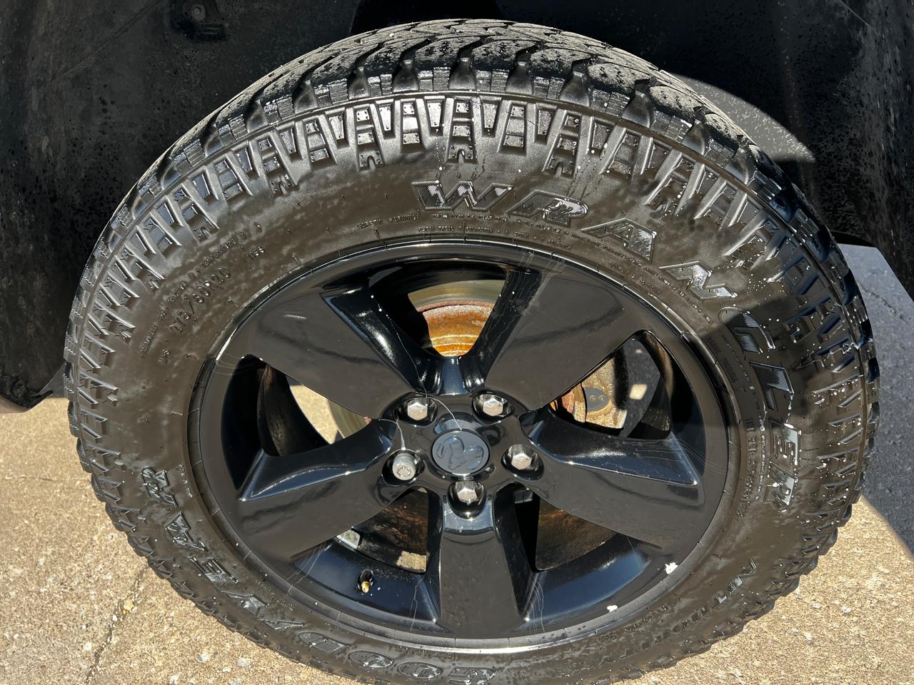 RAM 1500 4WD Crew Cab 140.5" Express 2016