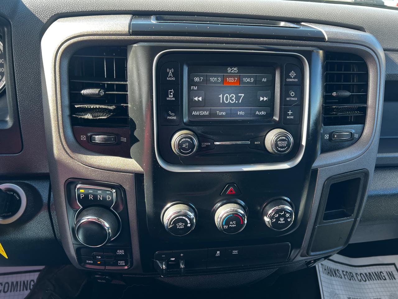 RAM 1500 4WD Crew Cab 140.5" Express 2016