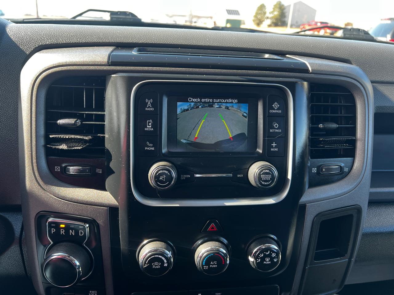 RAM 1500 4WD Crew Cab 140.5" Express 2016