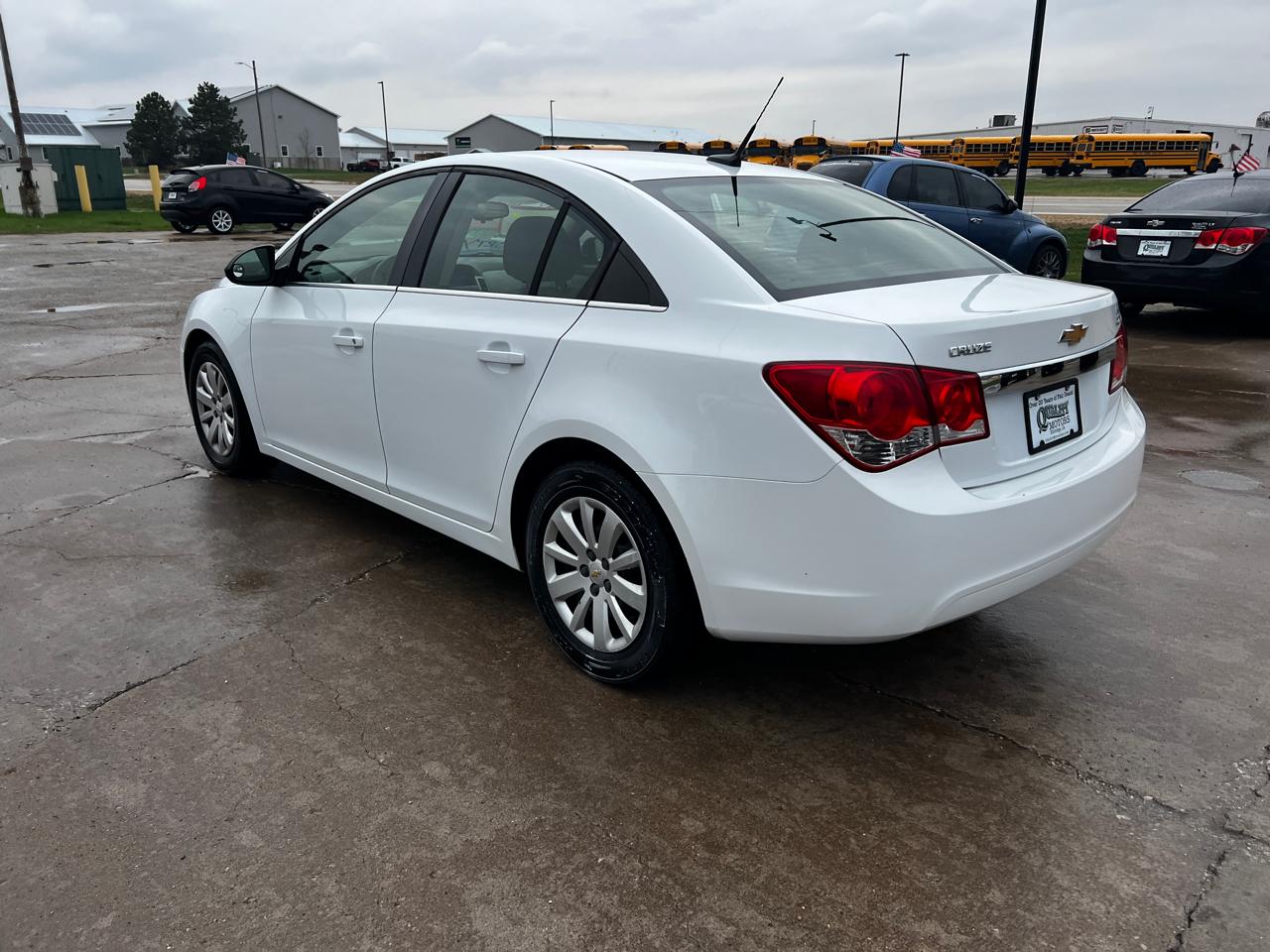 Chevrolet Cruze 4dr Sdn LS 2011