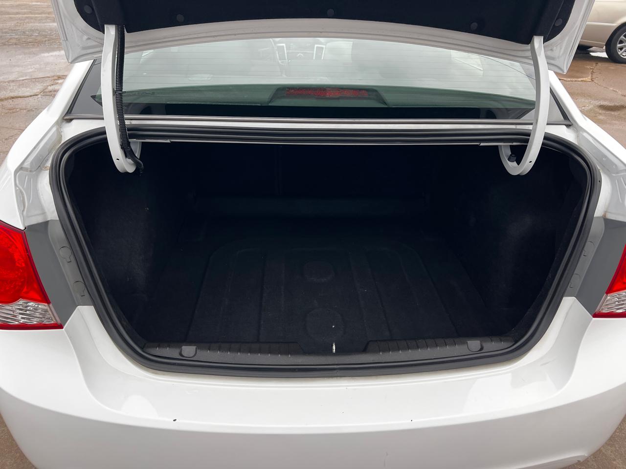 Chevrolet Cruze 4dr Sdn LS 2011