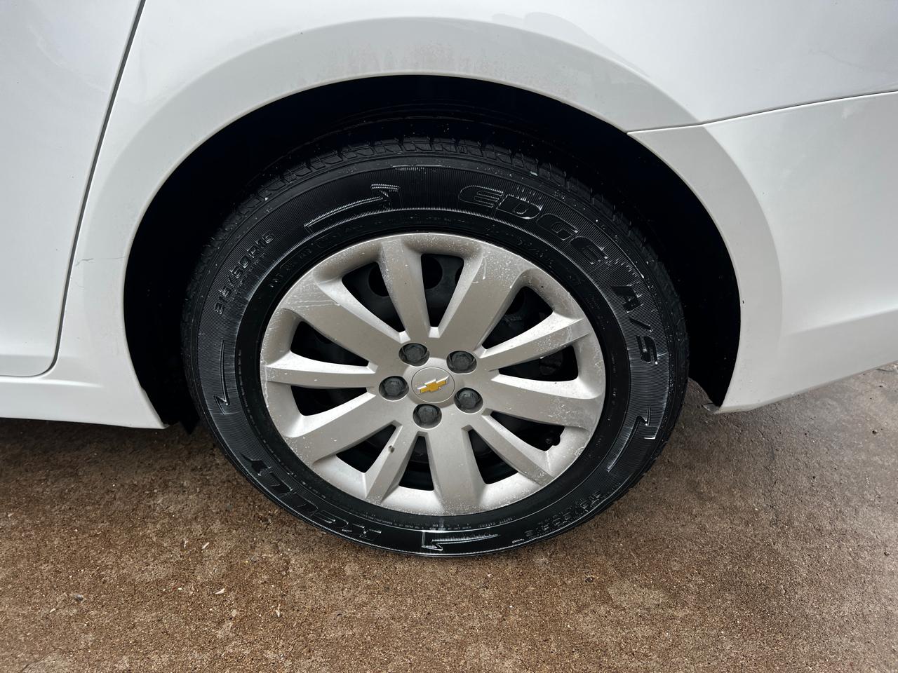 Chevrolet Cruze 4dr Sdn LS 2011