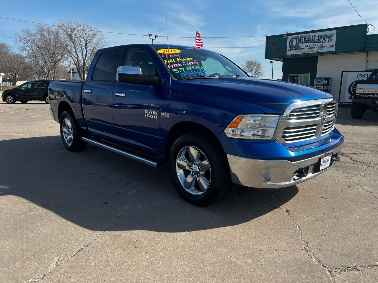 RAM 1500 4WD Crew Cab 140.5" Big Horn 2015